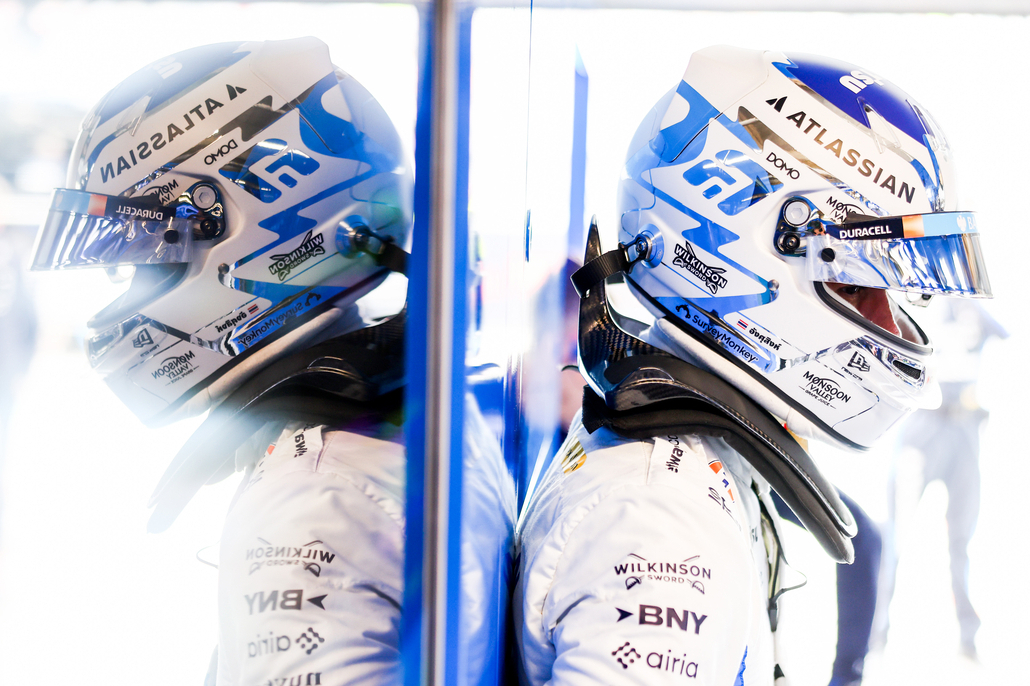 Albon explains why he backs Williams: 'We needed this tough year' source thumbnail