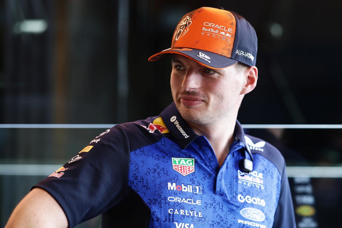 Max Verstappen pays heartfelt tribute to fans with new helmet design thumbnail