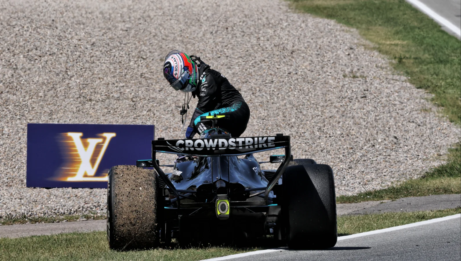 Kimi Antonelli voices desolation after disastrous F1 Barcelona GP retirement thumbnail