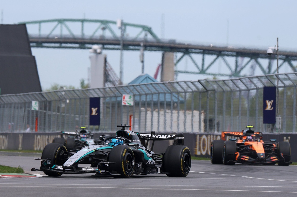 McLaren still to investigate why it's losing to Mercedes on the straights, despite same PU source thumbnail