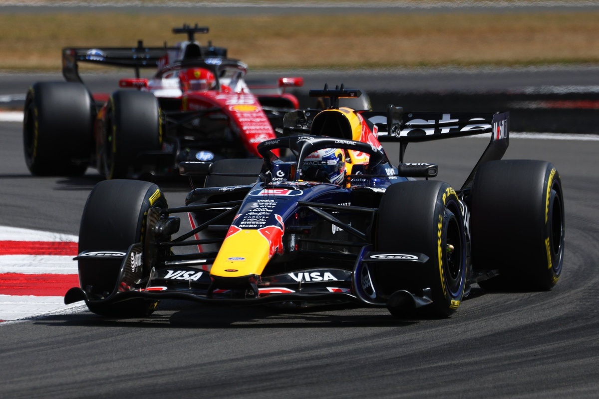 FIA looking into Red Bull and Ferrari's rotating F1 wings after Max Verstappen's crashes source thumbnail