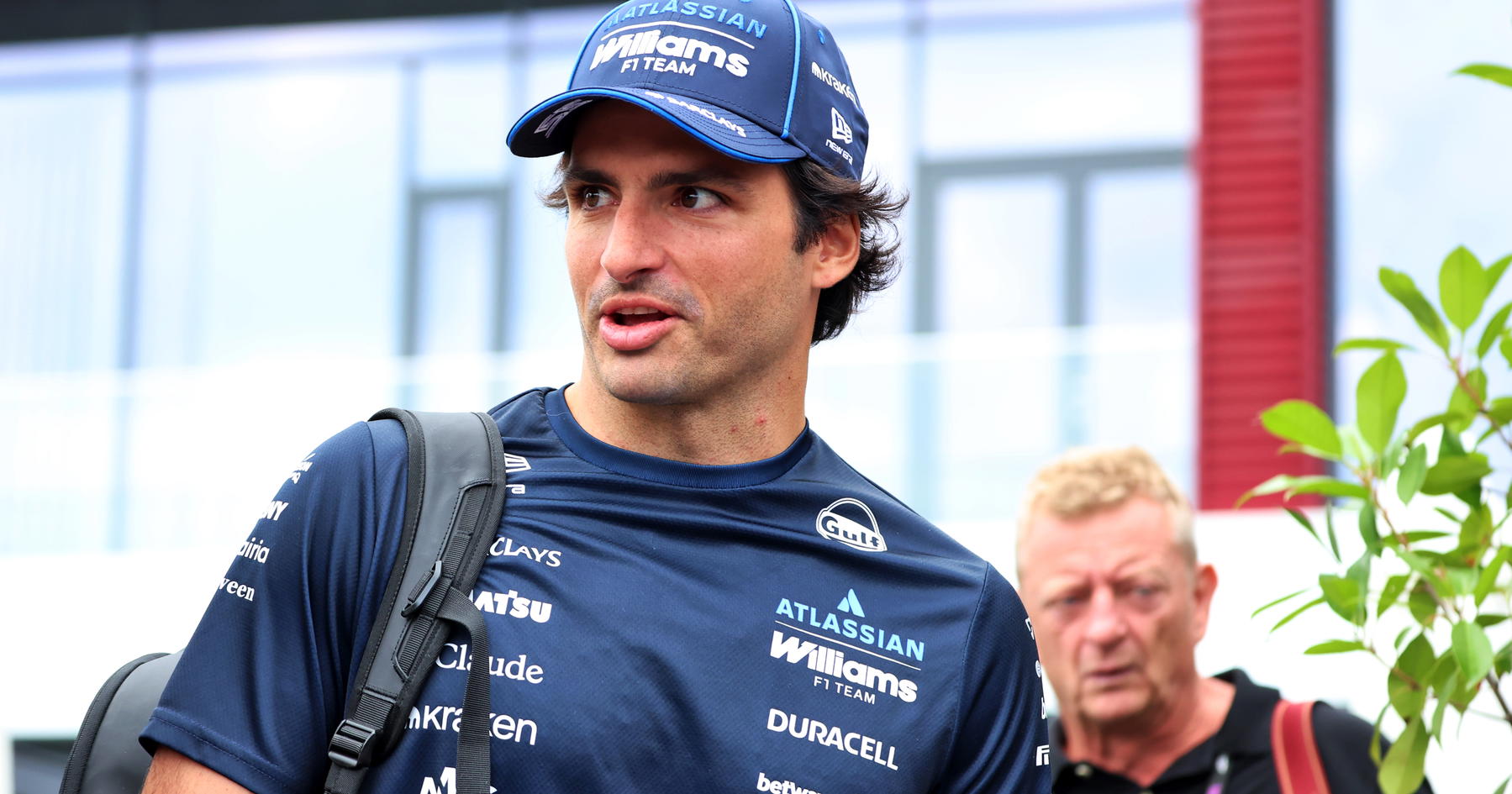 Carlos Sainz to sign new Williams contract despite 2026 F1 difficulties - report thumbnail