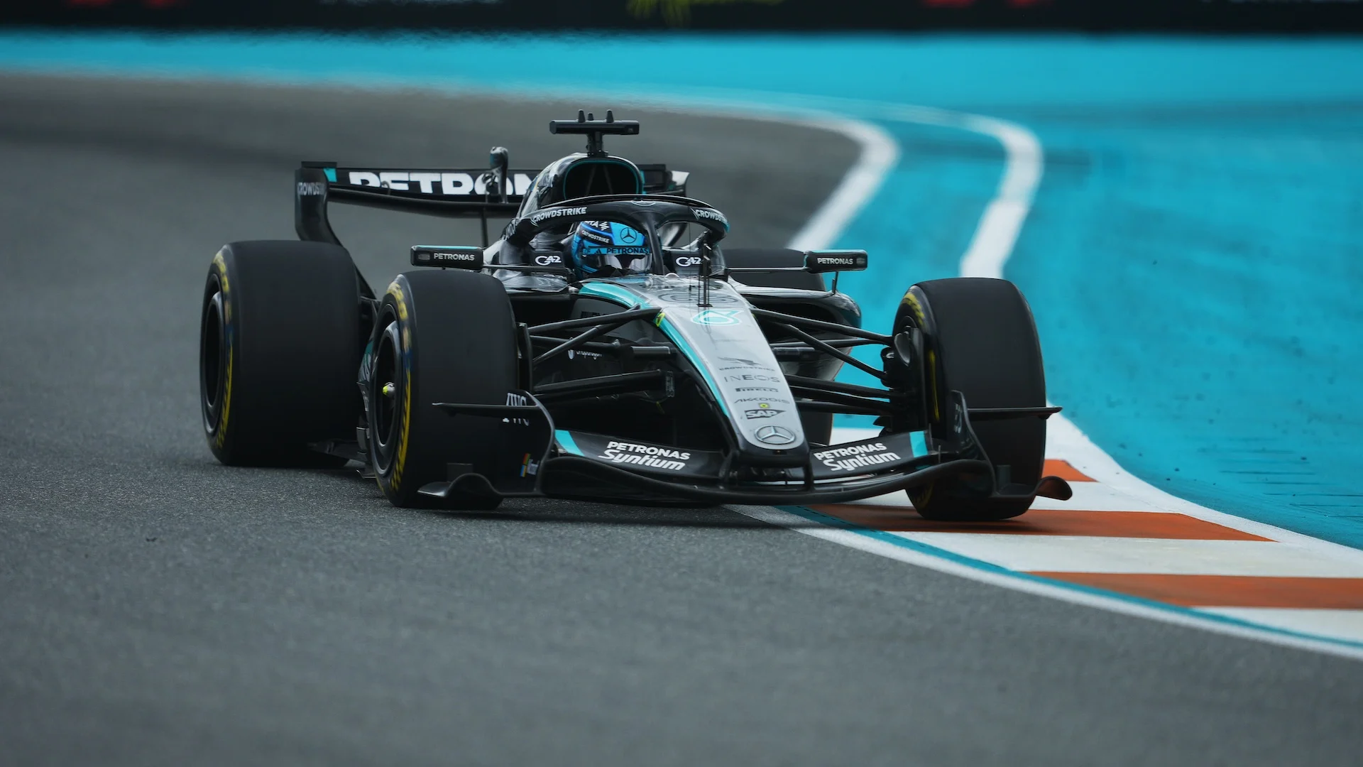 How does a driver approach a track that doesn't suit them? thumbnail