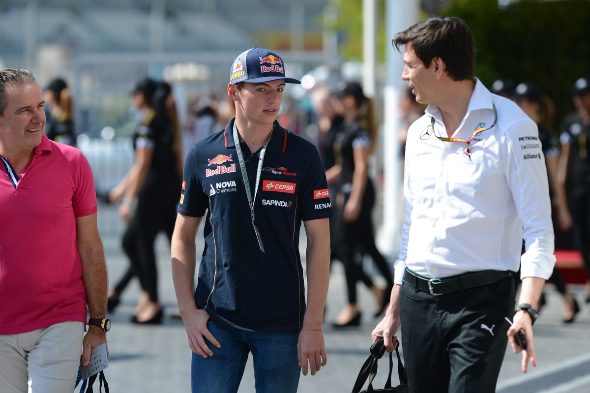 Max Verstappen and Toto Wolff holiday photos fuel fresh Mercedes speculation thumbnail