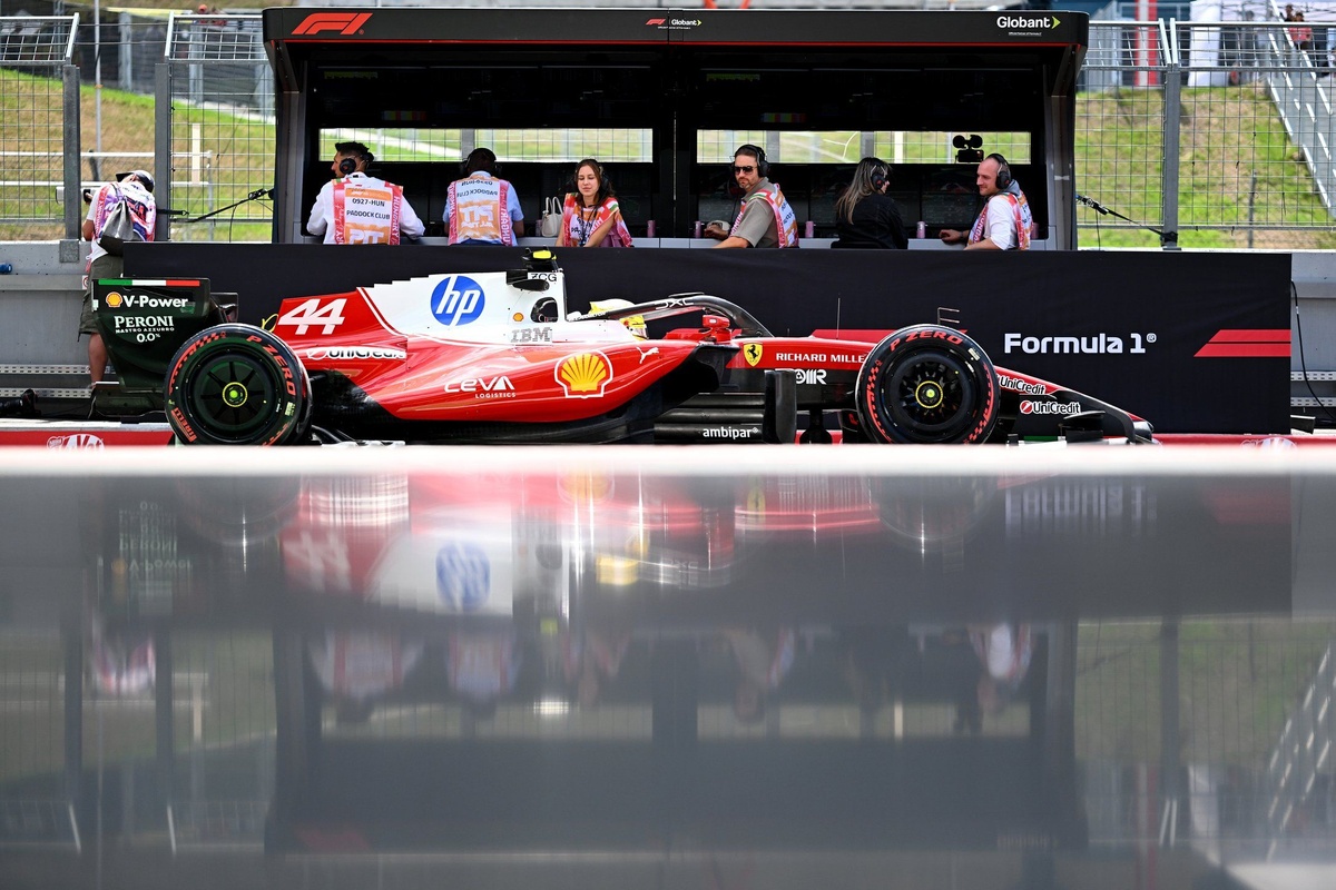 Lewis Hamilton under investigation by Hungarian GP stewards over impeding thumbnail