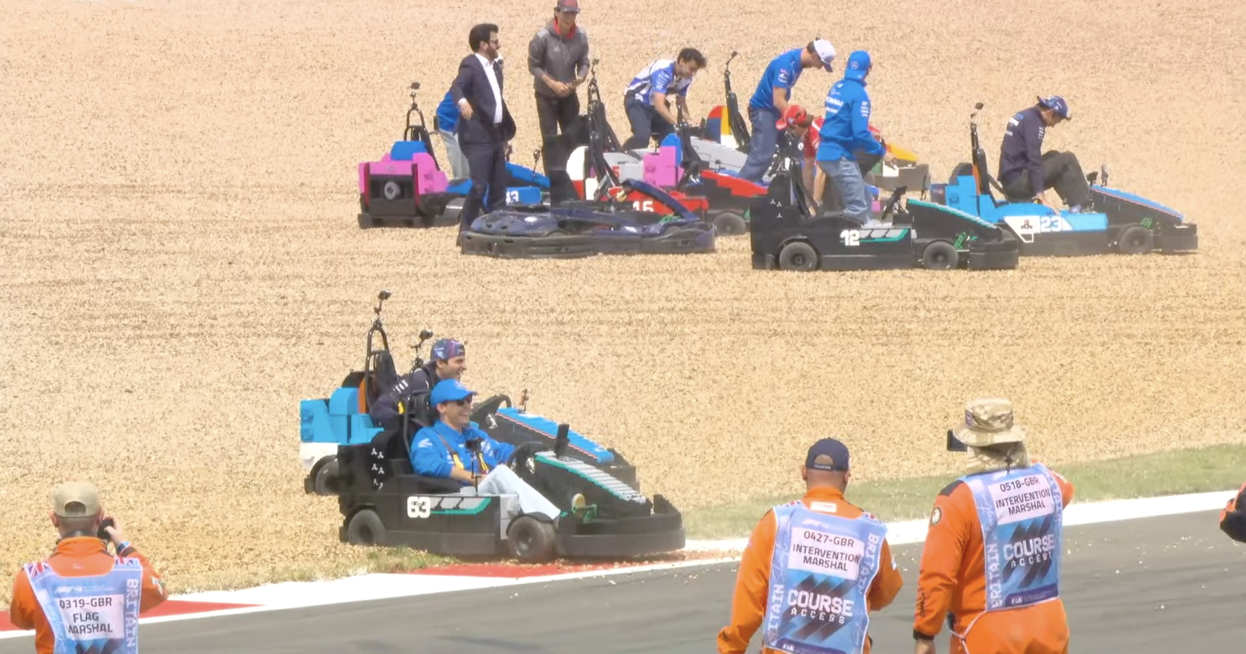 Multiple F1 drivers become stuck in hilarious Lego race moment thumbnail