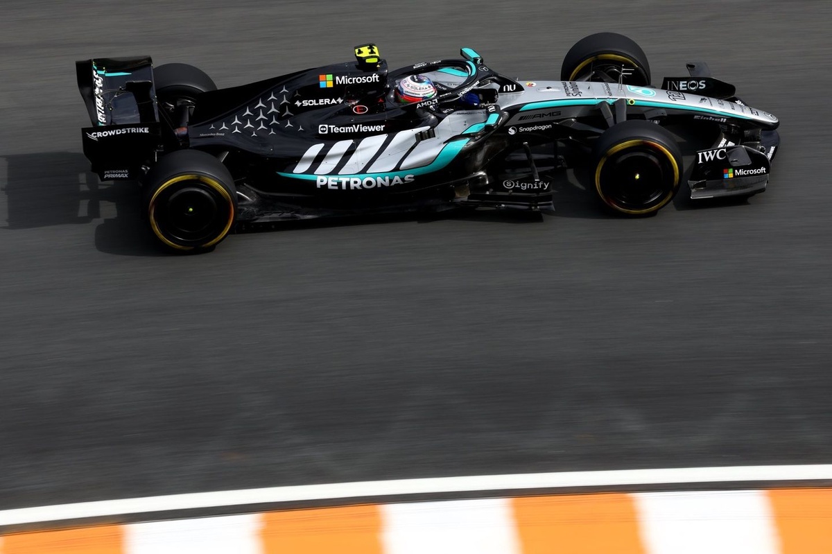 F1 Dutch GP: Kimi Antonelli tops sole Zandvoort practice as Red Bull struggles thumbnail