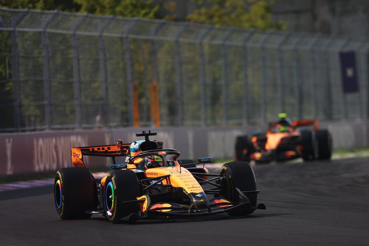 Oscar Piastri tears into "unacceptable" Carlos Sainz incident, accepts McLaren strategy thumbnail