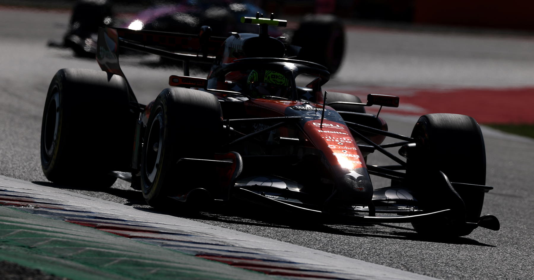 McLaren fight back with resurgent pace in Barcelona FP2 as Lewis Hamilton struggles thumbnail