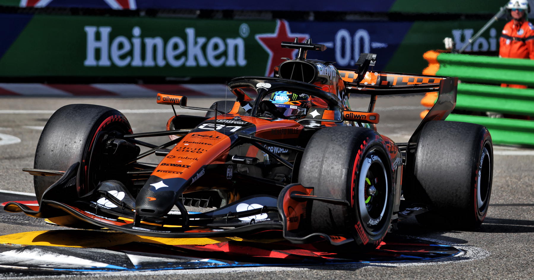 Andrea Stella outlines 'significant responsibility' after McLaren history made source thumbnail