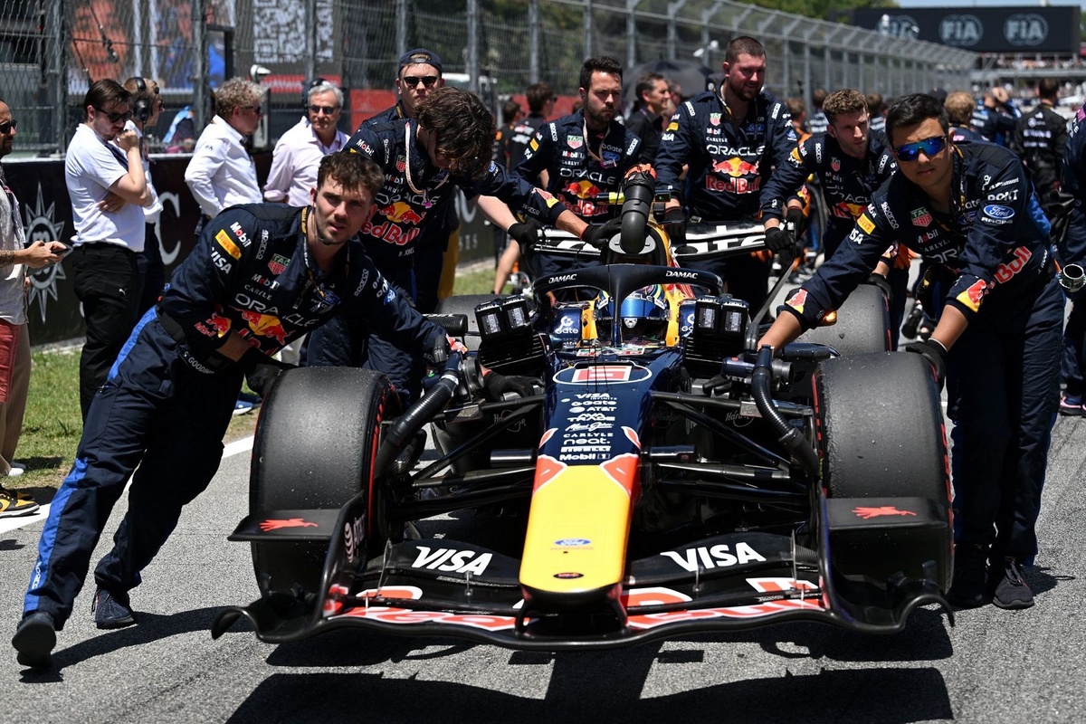The staggering statistic behind Isack Hadjar's and Red Bull's poor 2026 F1 starts thumbnail