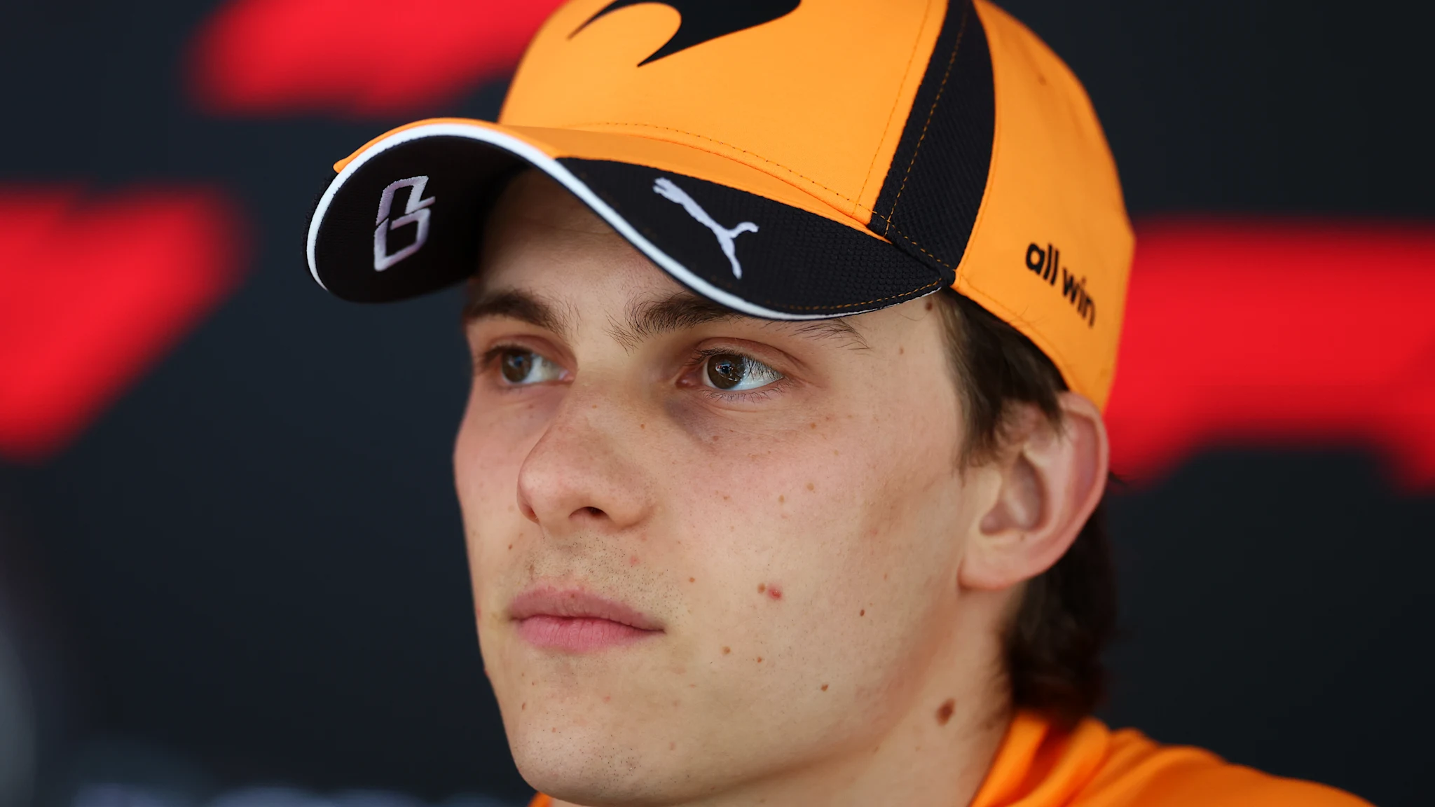 Piastri gives update amid Verstappen to McLaren reports thumbnail