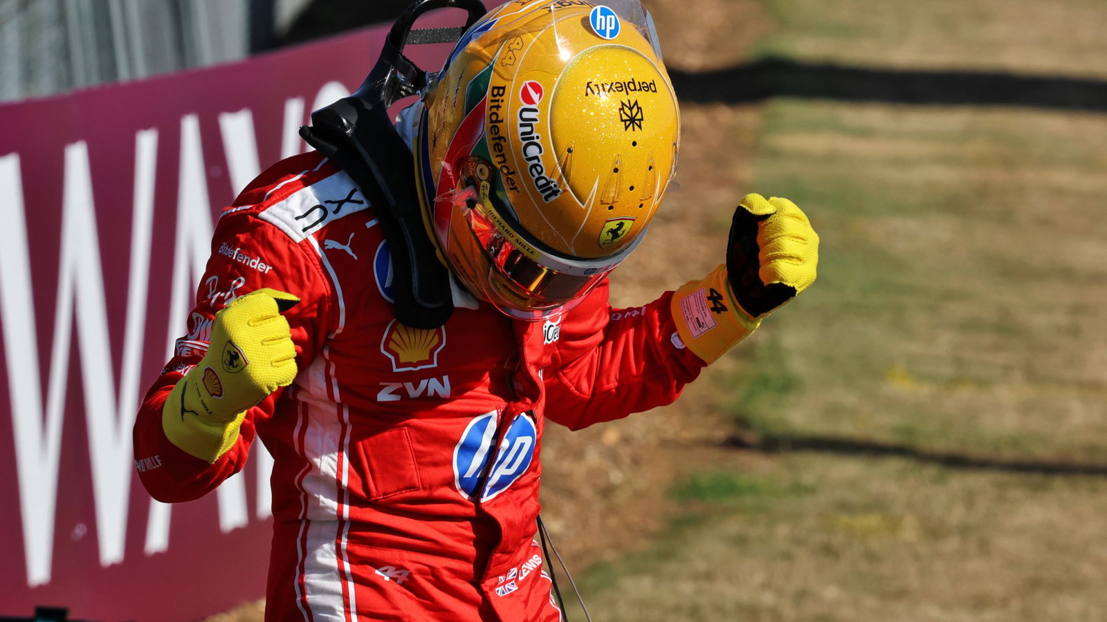 Lewis Hamilton beats Kimi Antonelli to Silverstone F1 sprint pole thumbnail