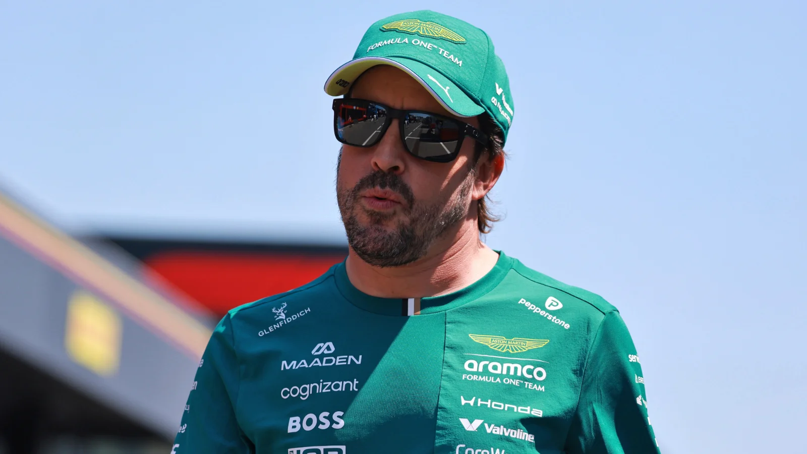 Fernando Alonso sets high Aston Martin bar amid upcoming F1 upgrades source thumbnail