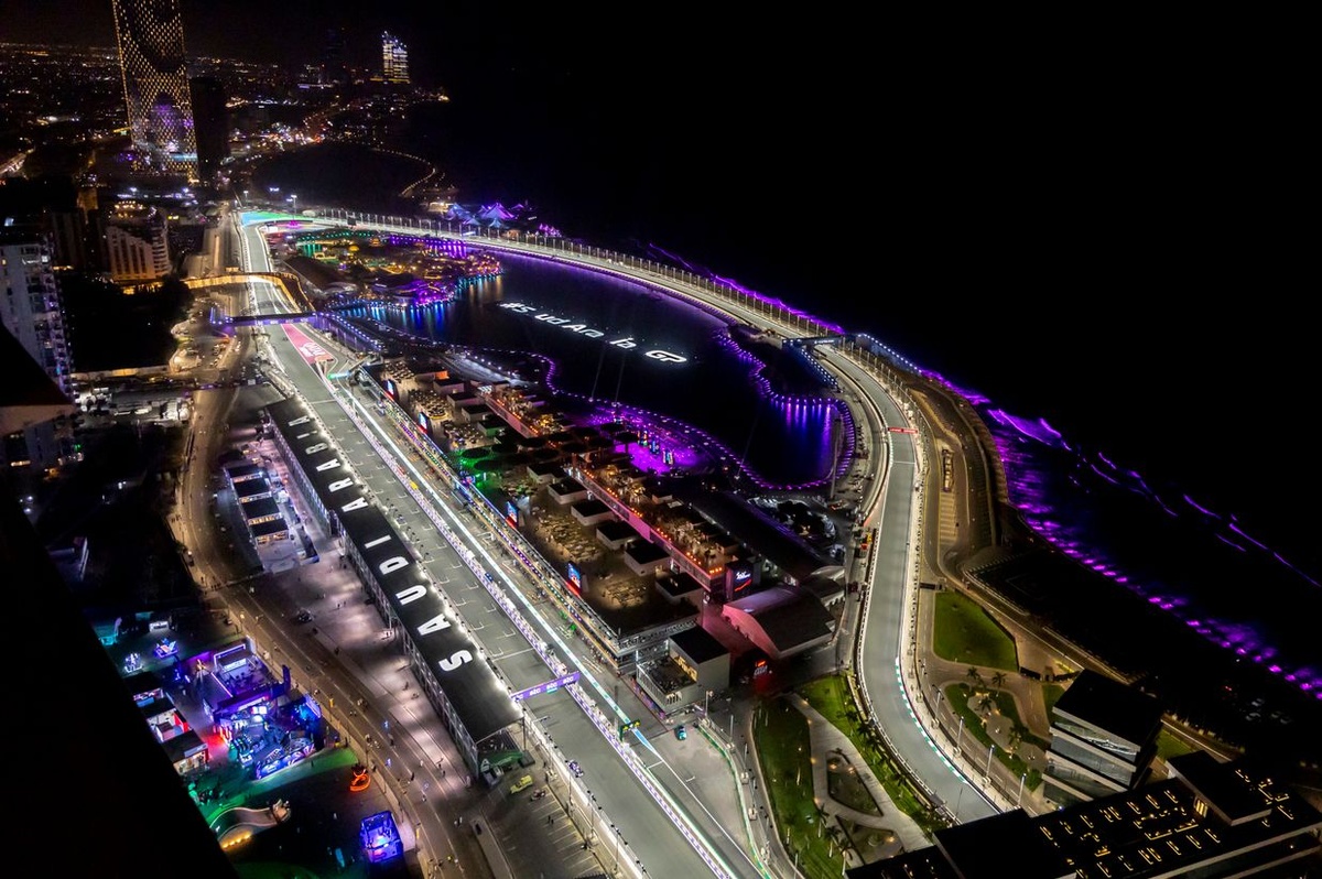 Can F1 save its races in Bahrain and Jeddah? Here's how every option could play out thumbnail