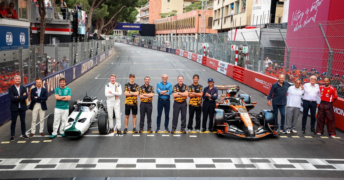 Lewis Hamilton and Fernando Alonso join McLaren legends in 1000th GP celebrations thumbnail