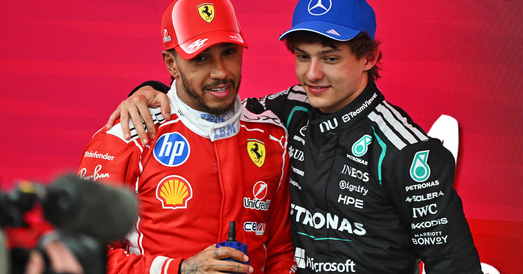 Lewis Hamilton highlights key boost to Kimi Antonelli maiden F1 title hopes source thumbnail