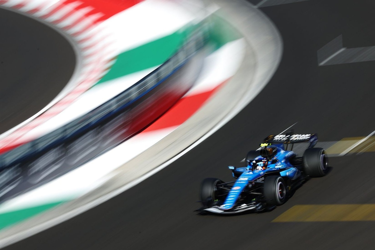 Struggling Williams must be inspired by Aston Martin's improvement - Carlos Sainz source thumbnail