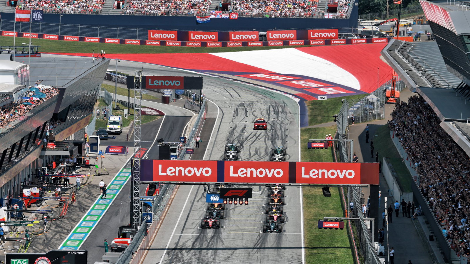 F1 marshal suffers medical emergency before Austrian GP thumbnail