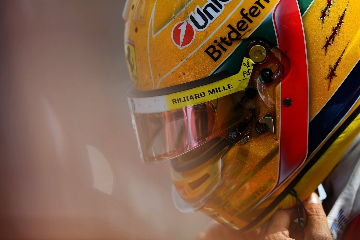 The pre-race tweak that hampered Lewis Hamilton's British GP source thumbnail