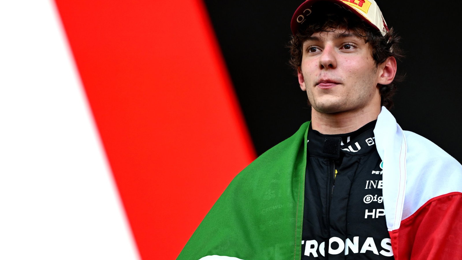 Kimi Antonelli won't let pressure “destroy me like it did last year” source thumbnail