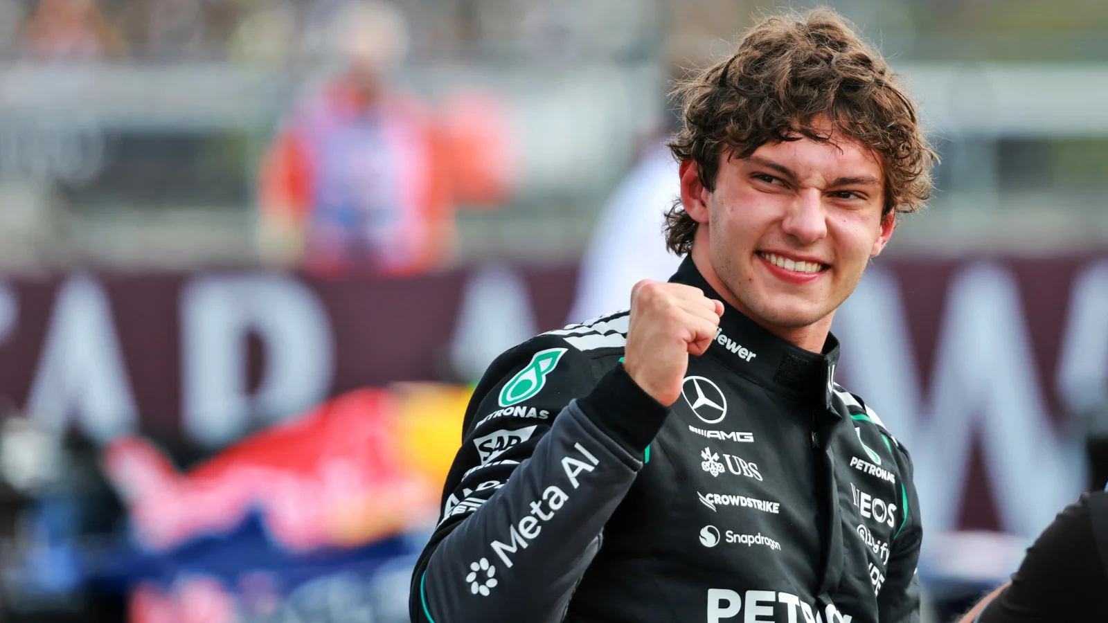 How Kimi Antonelli overcame ‘unnatural' F1 issue to score British GP pole source thumbnail
