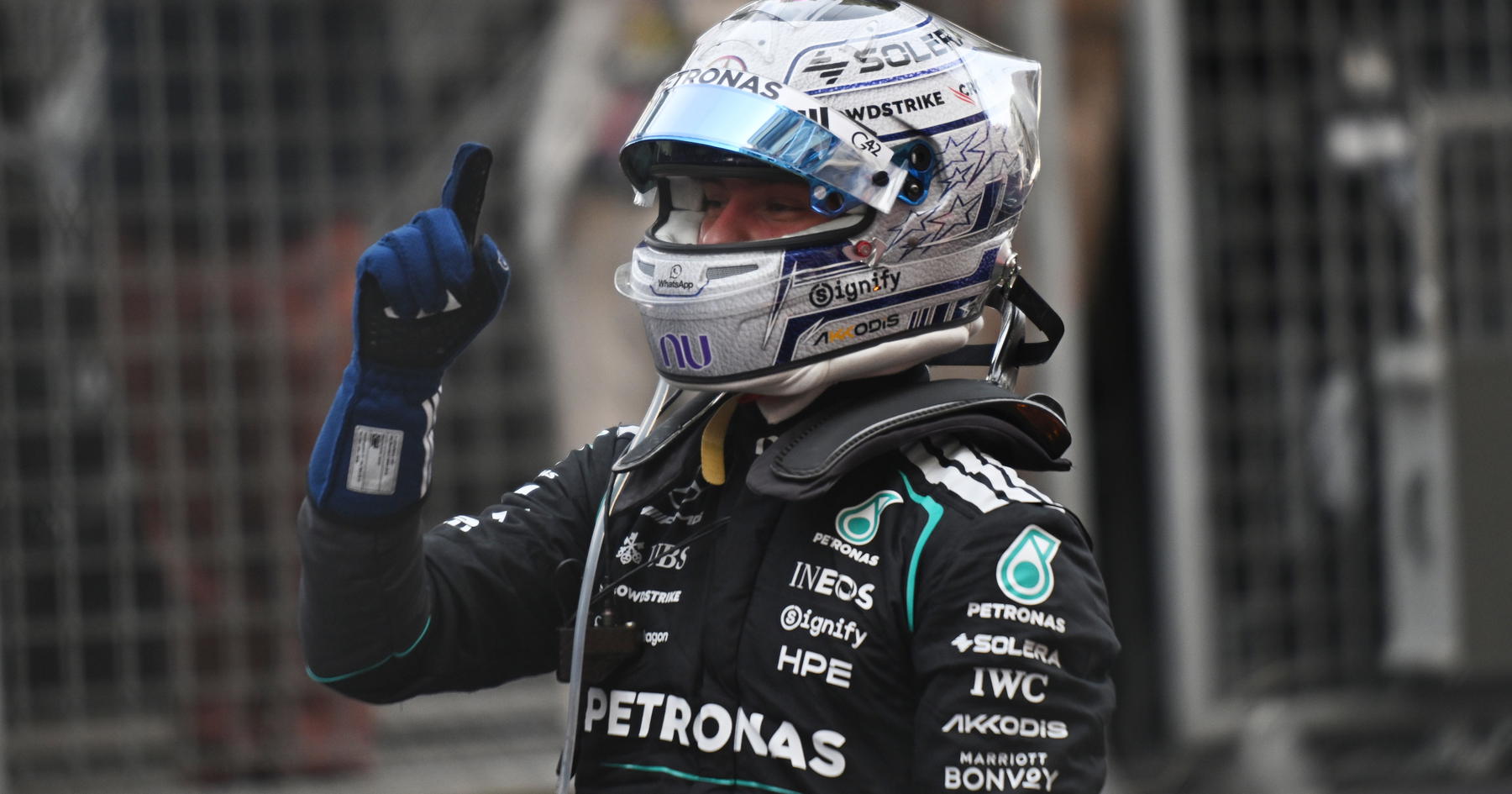 Kimi Antonelli leaves F1 icon impressed after unfazed Max Verstappen and Ferrari reaction source thumbnail