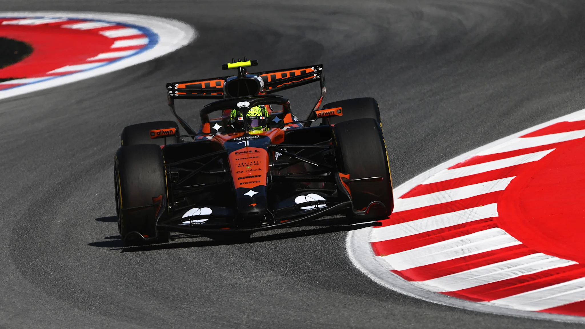 Norris tops the FP2 times in Barcelona thumbnail