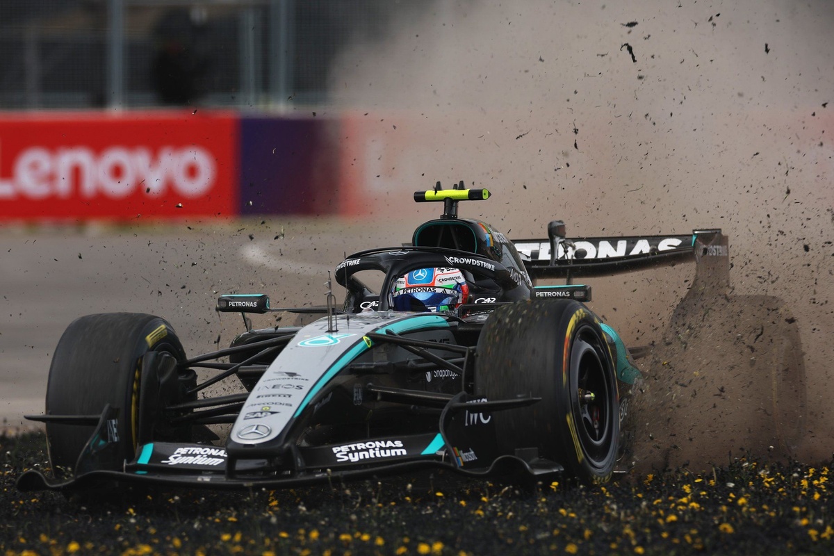 Martin Brundle delivers verdict on tense George Russell and Kimi Antonelli Canadian GP sprint battle thumbnail