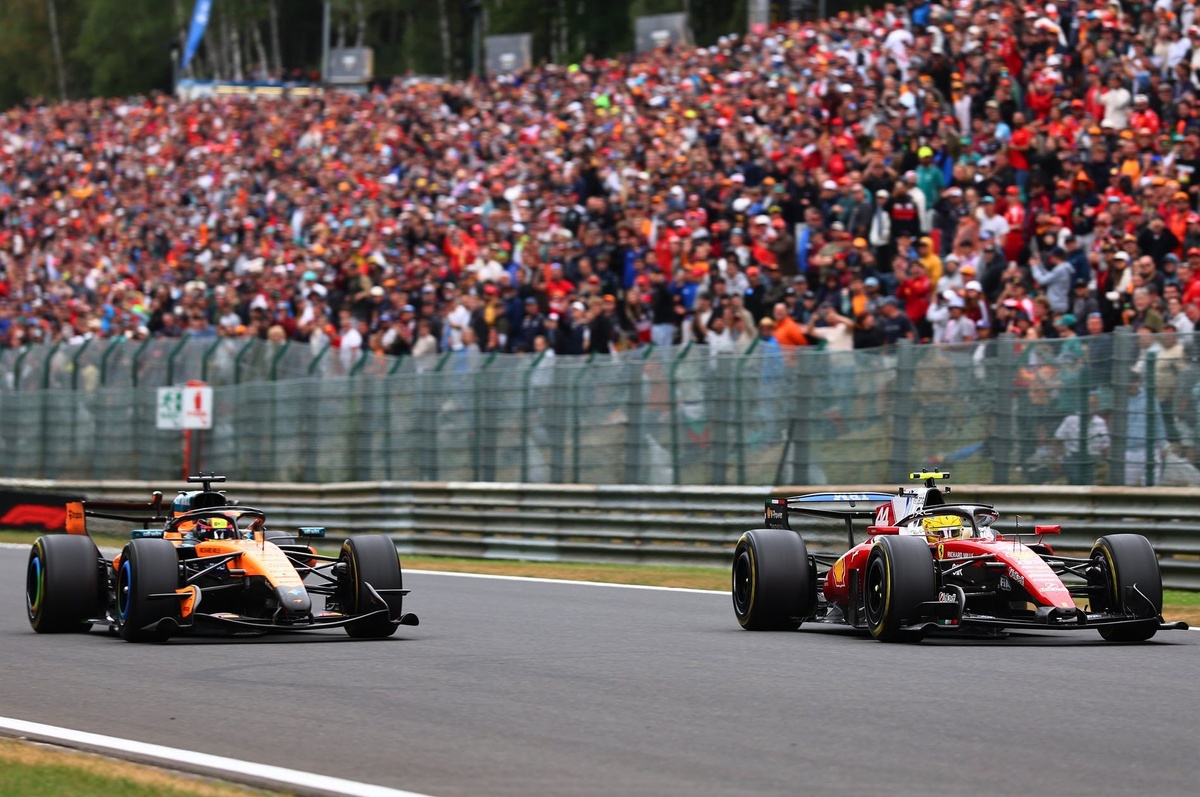 McLaren "disappointed" not to pick up rotating rear wing as quickly as Ferrari source thumbnail