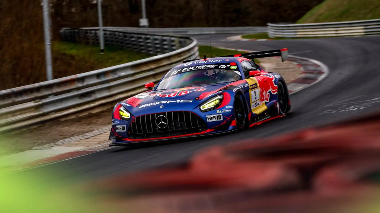 The unseen Max Verstappen trick that has already stunned a Nurburgring legend thumbnail