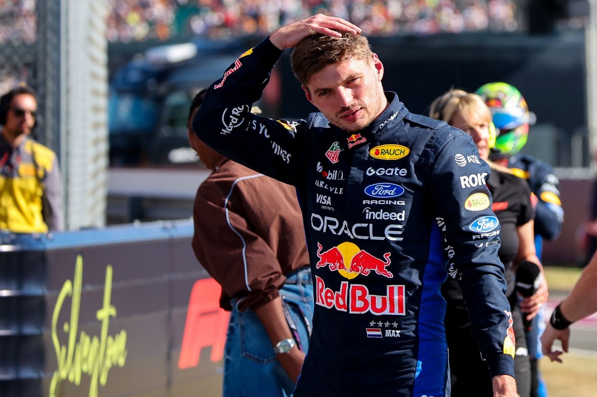 F1 legends weigh in on Max Verstappen's Red Bull future thumbnail