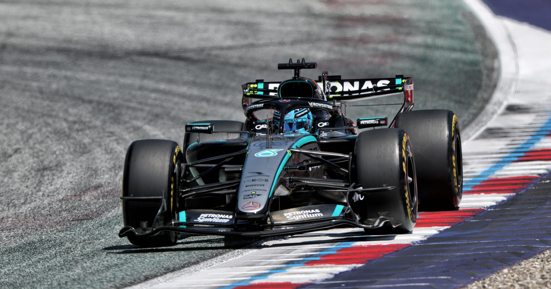 George Russell names surprise Mercedes Austria threat: 'They were flying' thumbnail