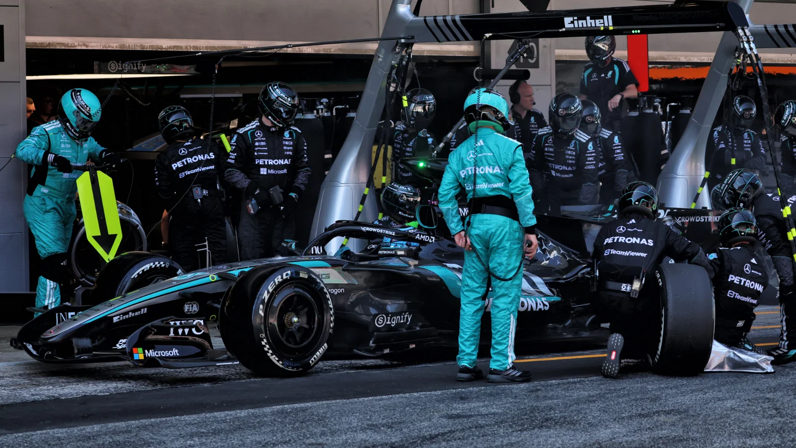 How George Russell was ‘compromised' by a botched Mercedes pit stop at F1 Barcelona GP thumbnail