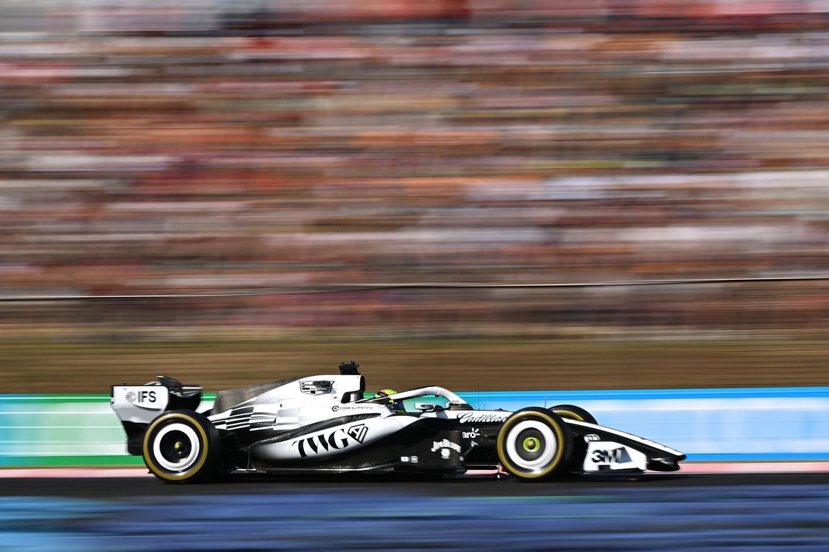 Sergio Perez explains what is holding Cadillac back in F1 2026 source thumbnail
