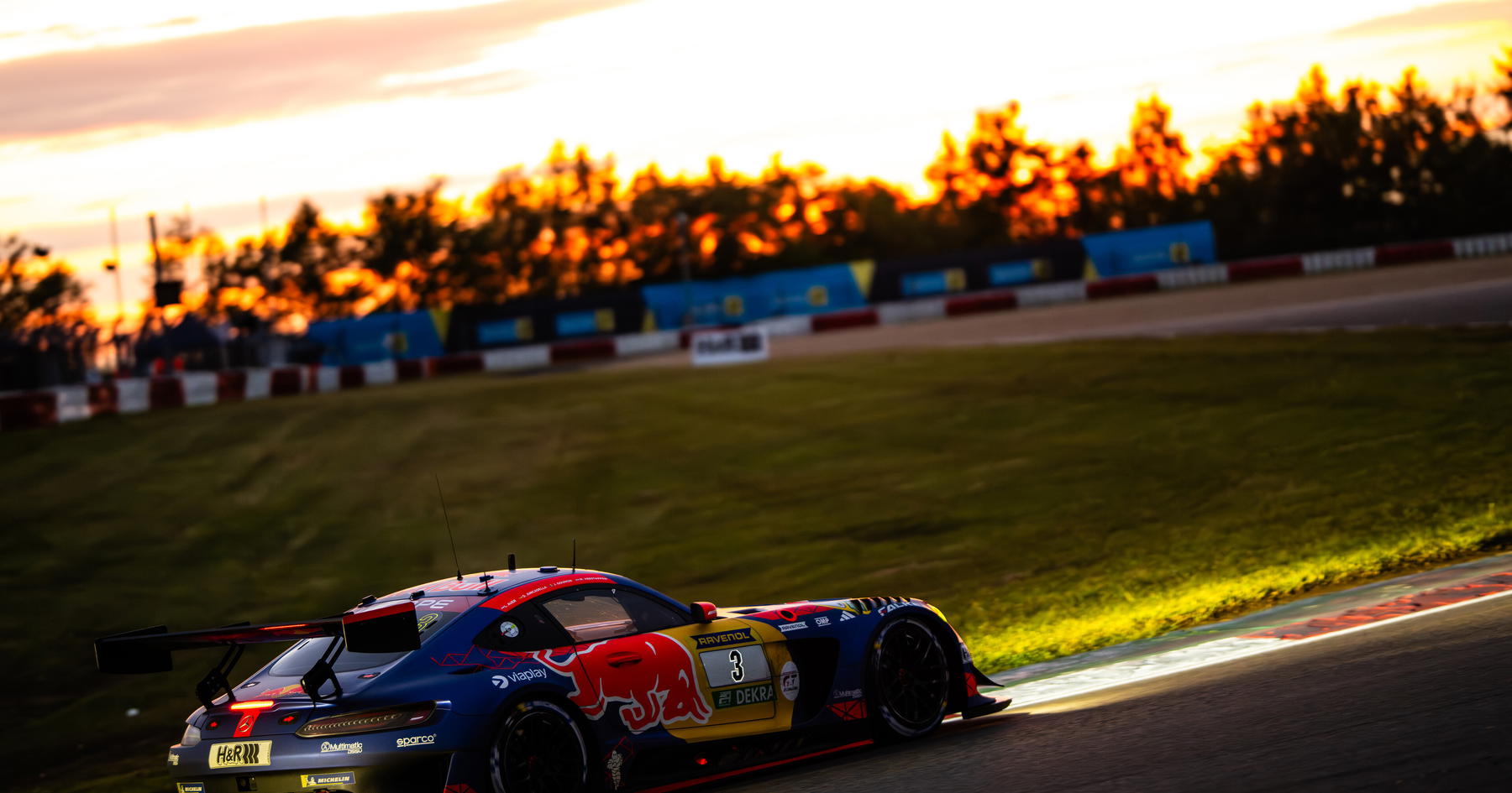 Max Verstappen grabs Nurburgring 24 Hours lead during stunning night stint thumbnail