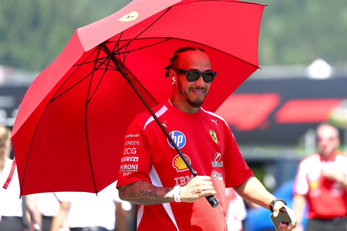 Lewis Hamilton calls for less software reliance in F1 as he highlights "real frustration" source thumbnail