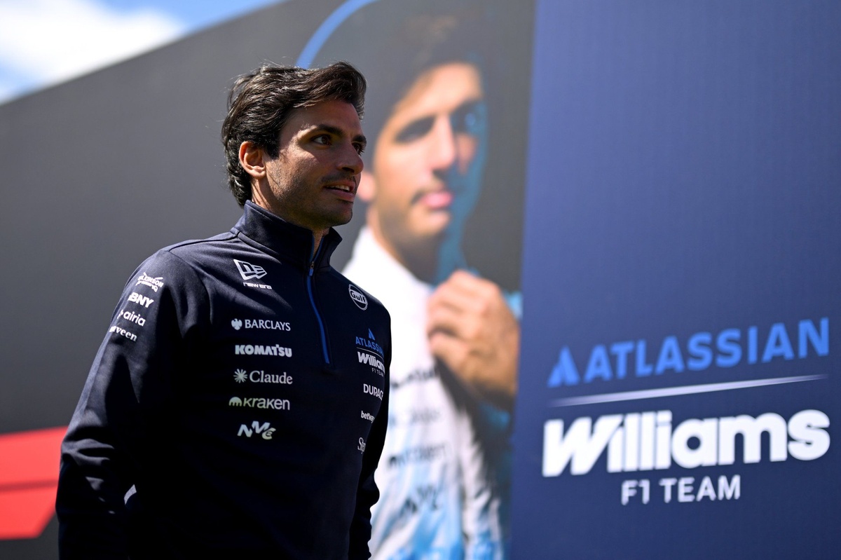 Carlos Sainz “not really” considering F1 future beyond Williams until summer break source thumbnail