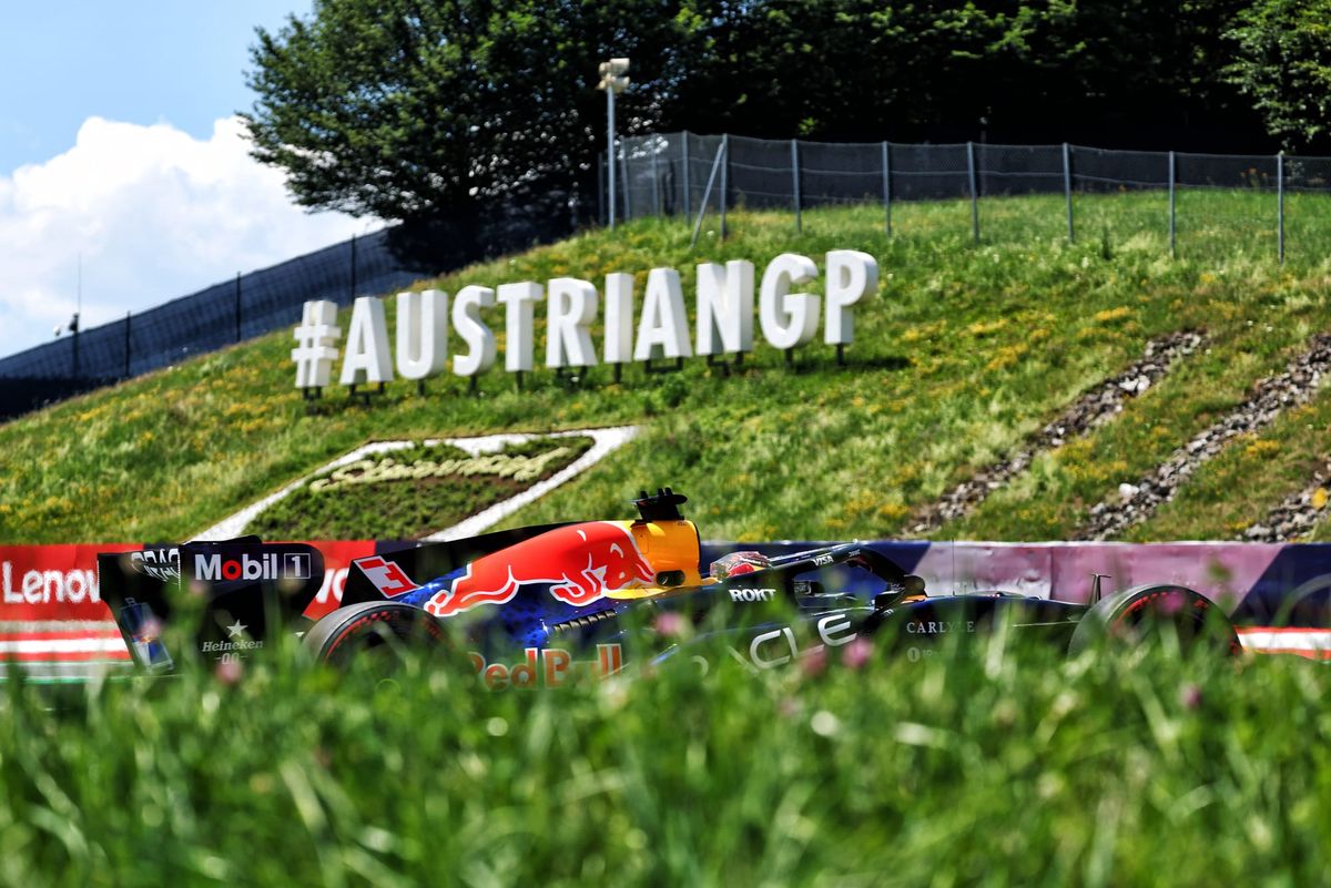 Why Verstappen's crash only prompted single yellows initially thumbnail