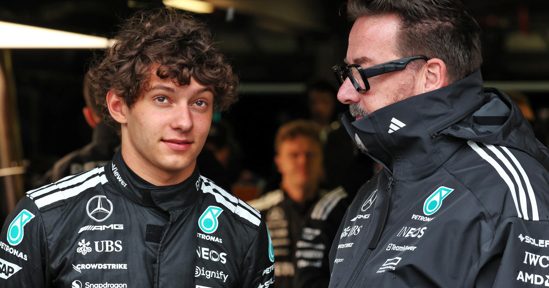 Key Mercedes figure sends farewell message ahead of Red Bull switch source thumbnail