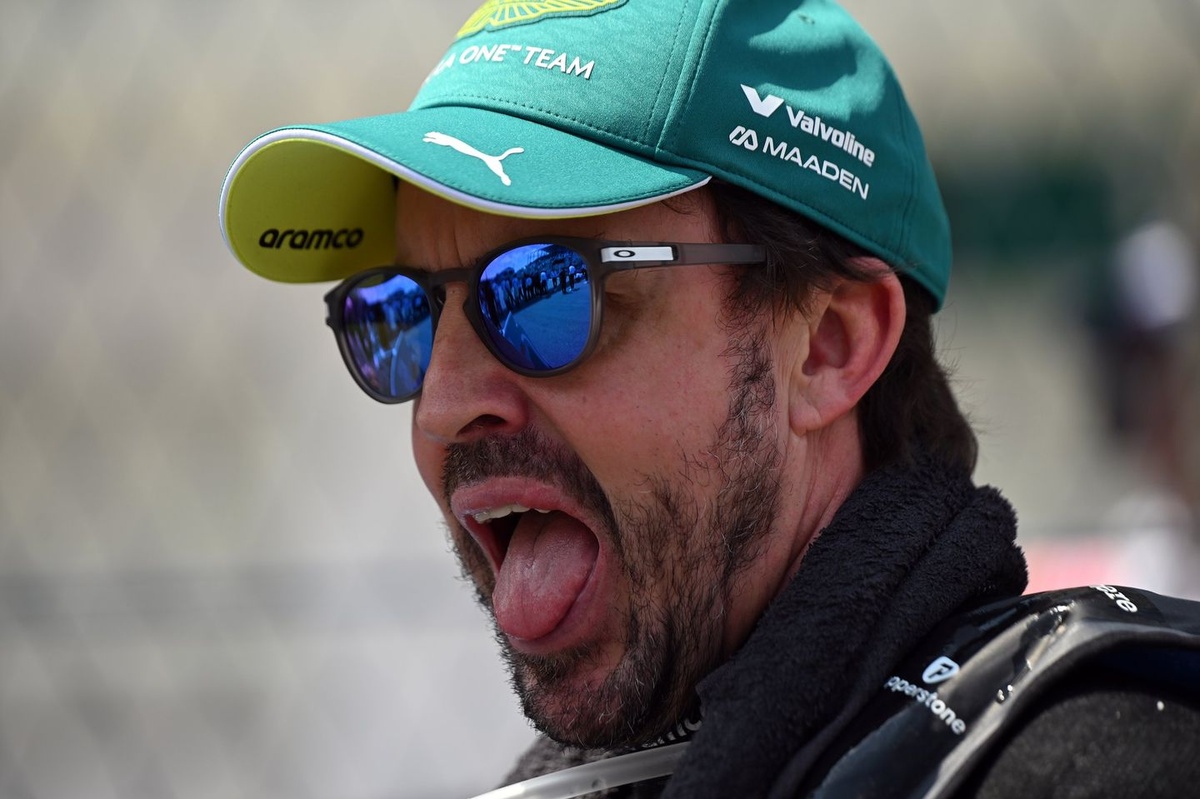 Fernando Alonso admits Aston Martin driveability gains worth only "half a tenth" source thumbnail