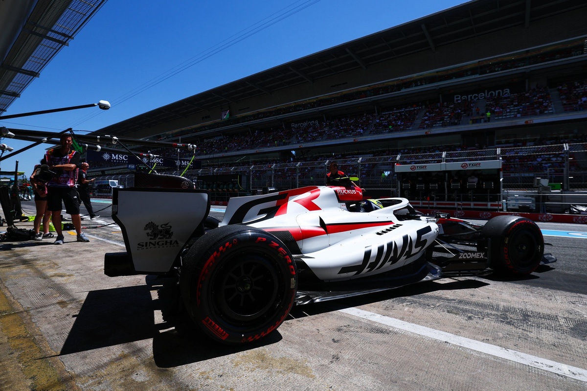 Oliver Bearman surprised by Q2 Barcelona result after "worst" F1 car in FP3 source thumbnail