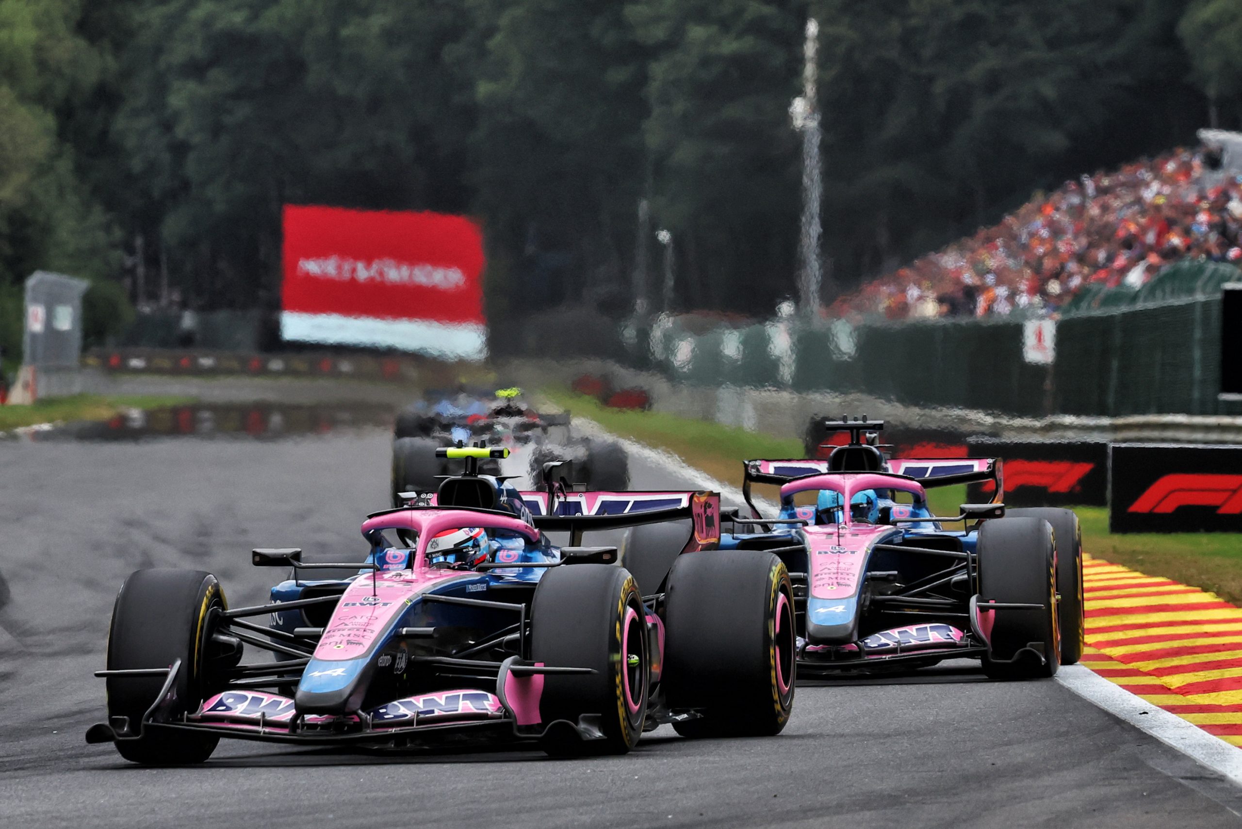 Alpine holds midfield lead but drivers admit: “We're too slow” source thumbnail