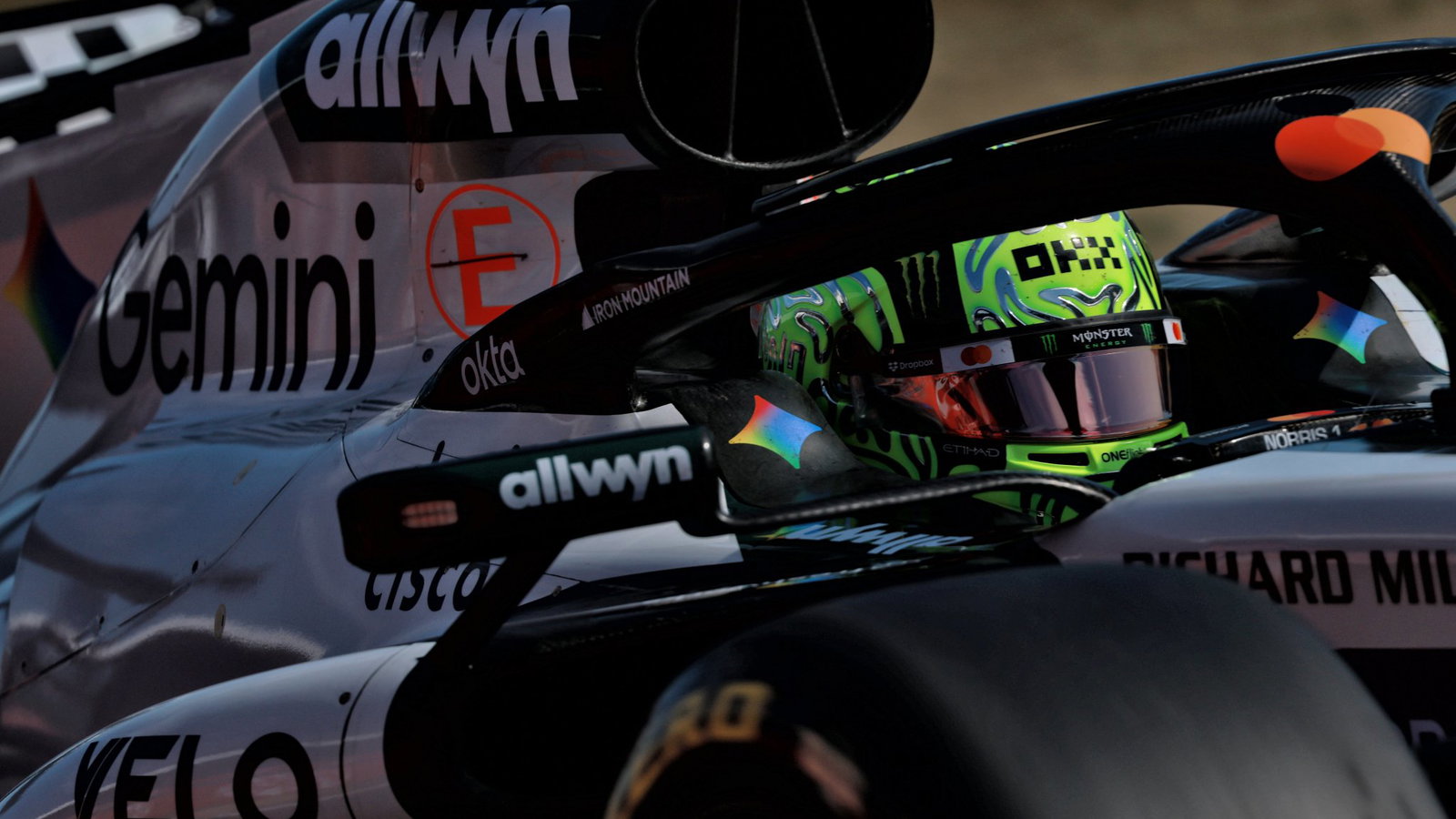 Lando Norris hails quick McLaren fix to "shocking" car in Silverstone sprint qualifying thumbnail