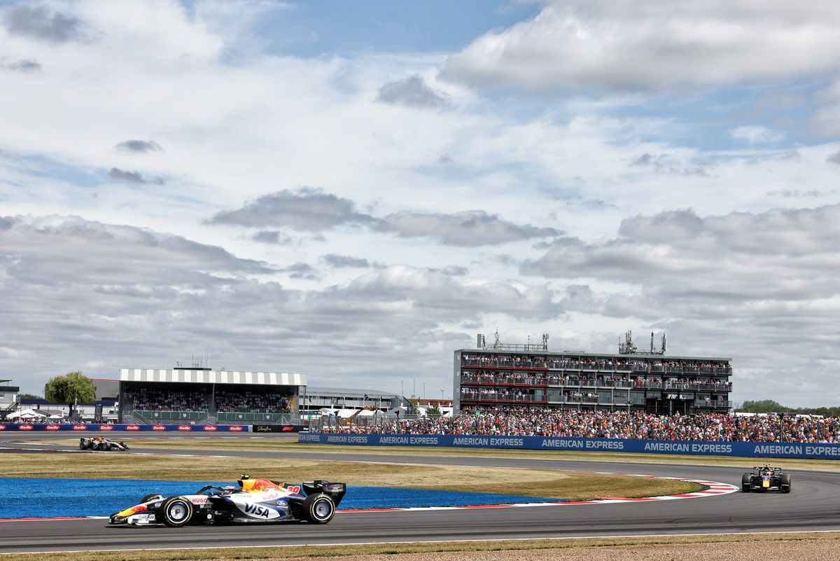 Hadjar urged F1 stewards not to penalise Lawson for sprint race move thumbnail