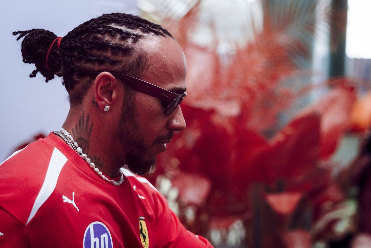 Hamilton on Ferrari contract and motivation to keep racing thumbnail