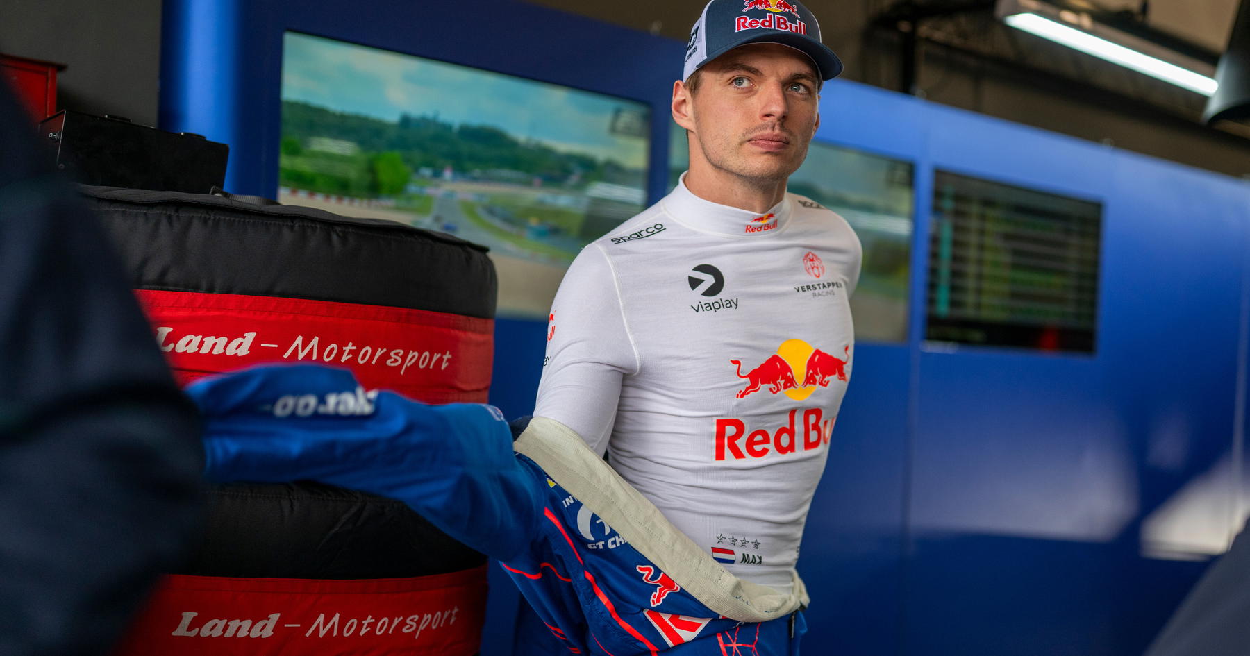 Interview: Max Verstappen hailed as 'amazing ambassador' over motorsport passion thumbnail