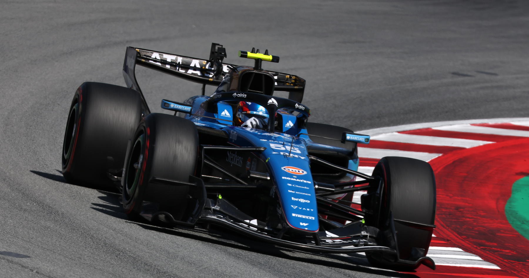 Carlos Sainz issues Williams urgent request after damning 'realisation' thumbnail