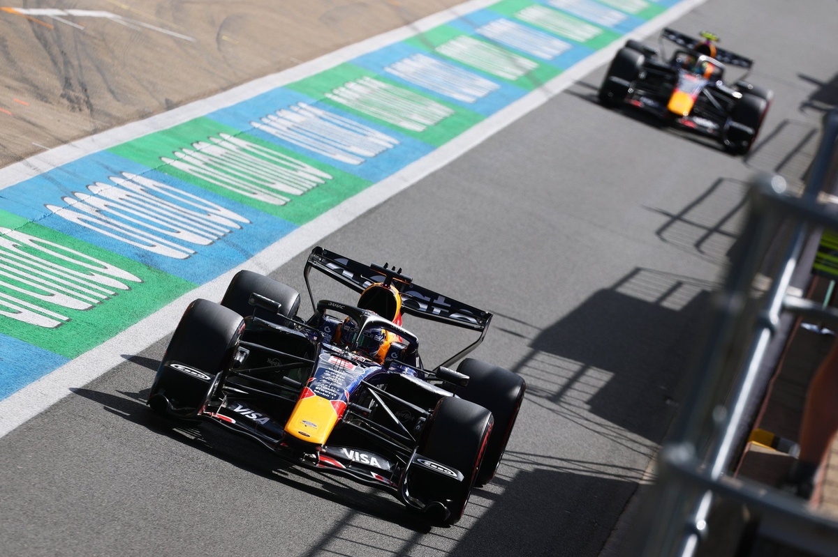 Red Bull faces F1 driver headache after academy talent surge, says James Hinchcliffe thumbnail