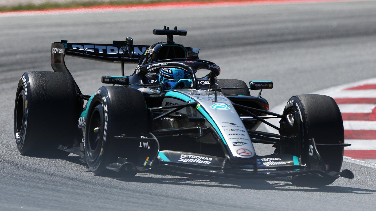 Mercedes reveals pit stop error “compromised” Russell in Barcelona source thumbnail